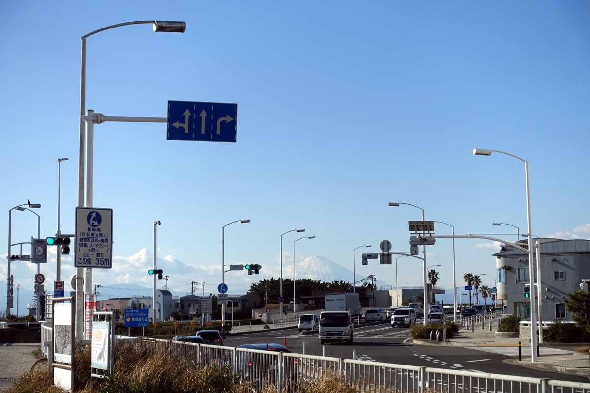 江の島入口と富士山