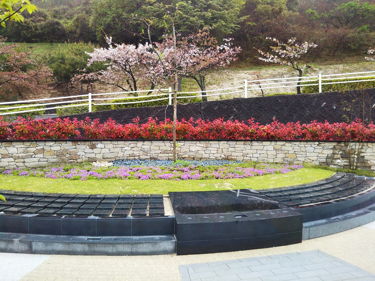 広島平和霊園　ピースガーデンエリア桜輝合同供養エリア